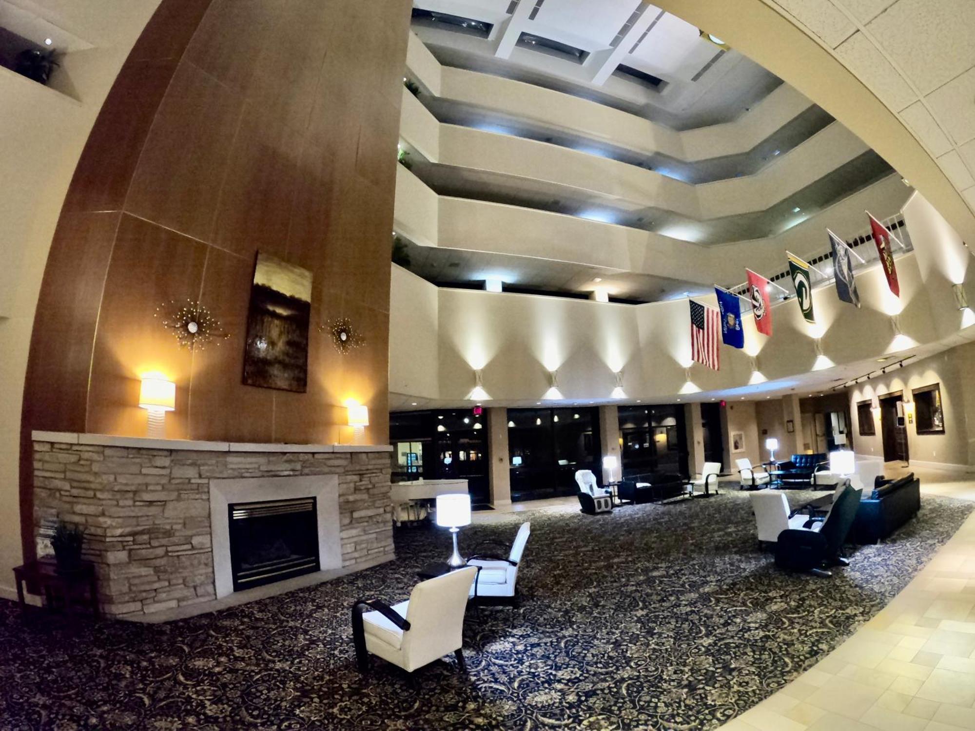 Hotel Mead Resorts & Conventions Center Wisconsin Rapids Bagian luar foto