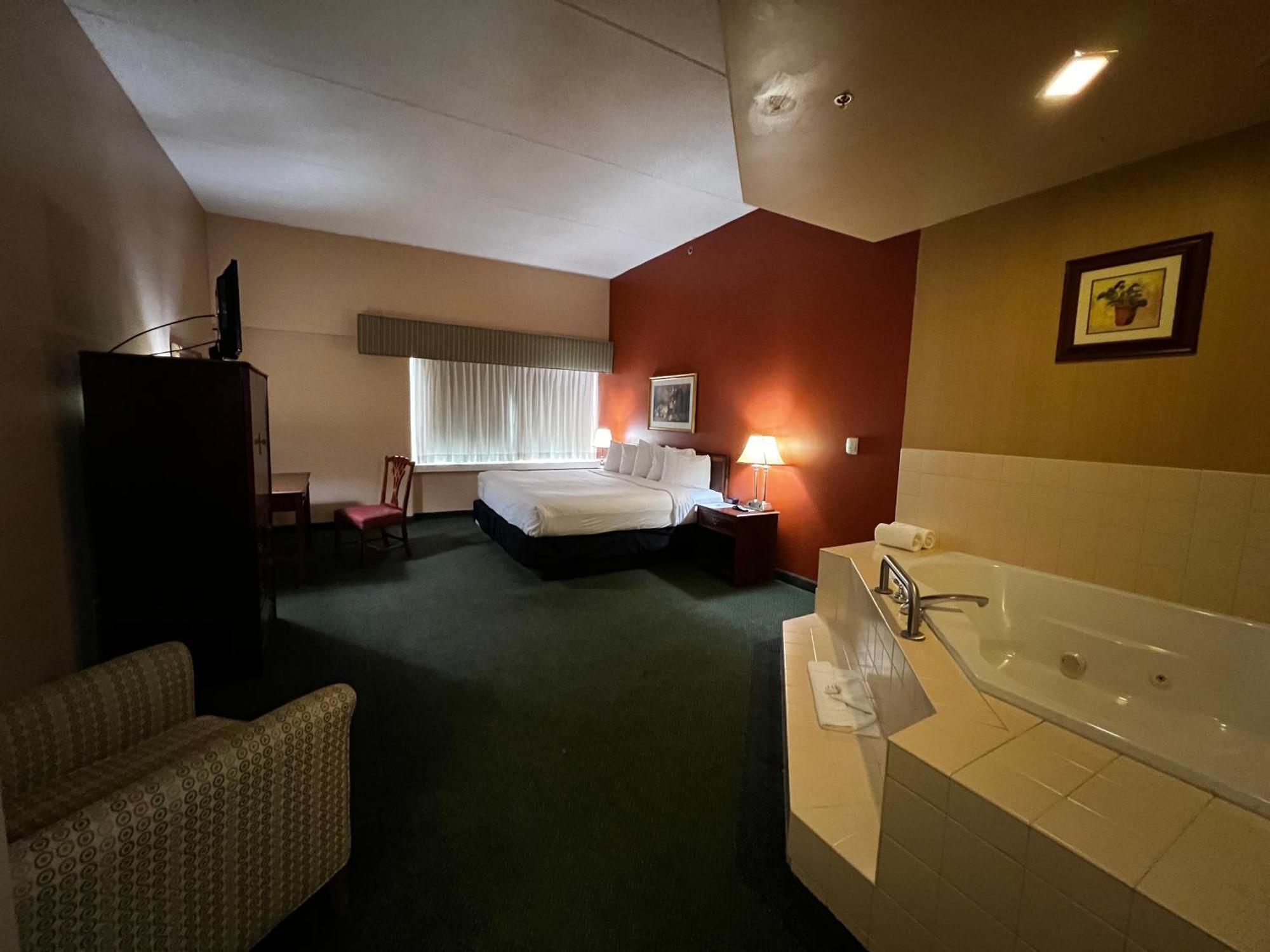 Hotel Mead Resorts & Conventions Center Wisconsin Rapids Bagian luar foto