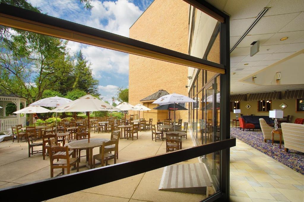 Hotel Mead Resorts & Conventions Center Wisconsin Rapids Bagian luar foto