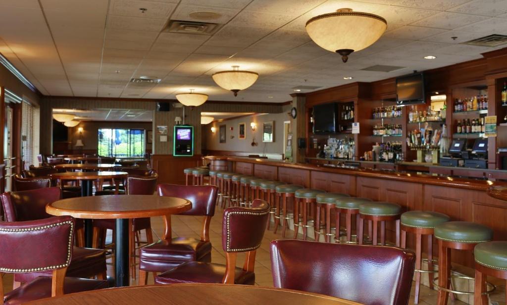 Hotel Mead Resorts & Conventions Center Wisconsin Rapids Bagian luar foto