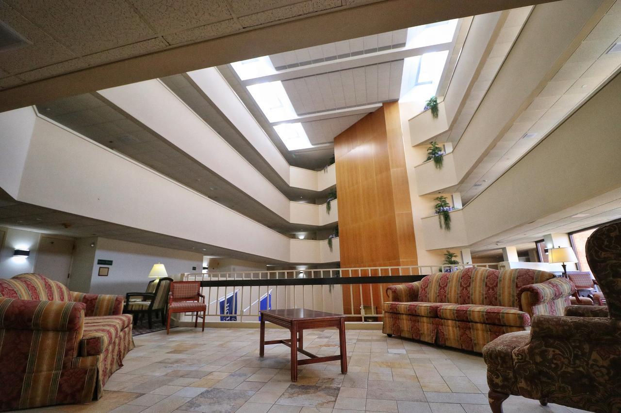 Hotel Mead Resorts & Conventions Center Wisconsin Rapids Bagian luar foto