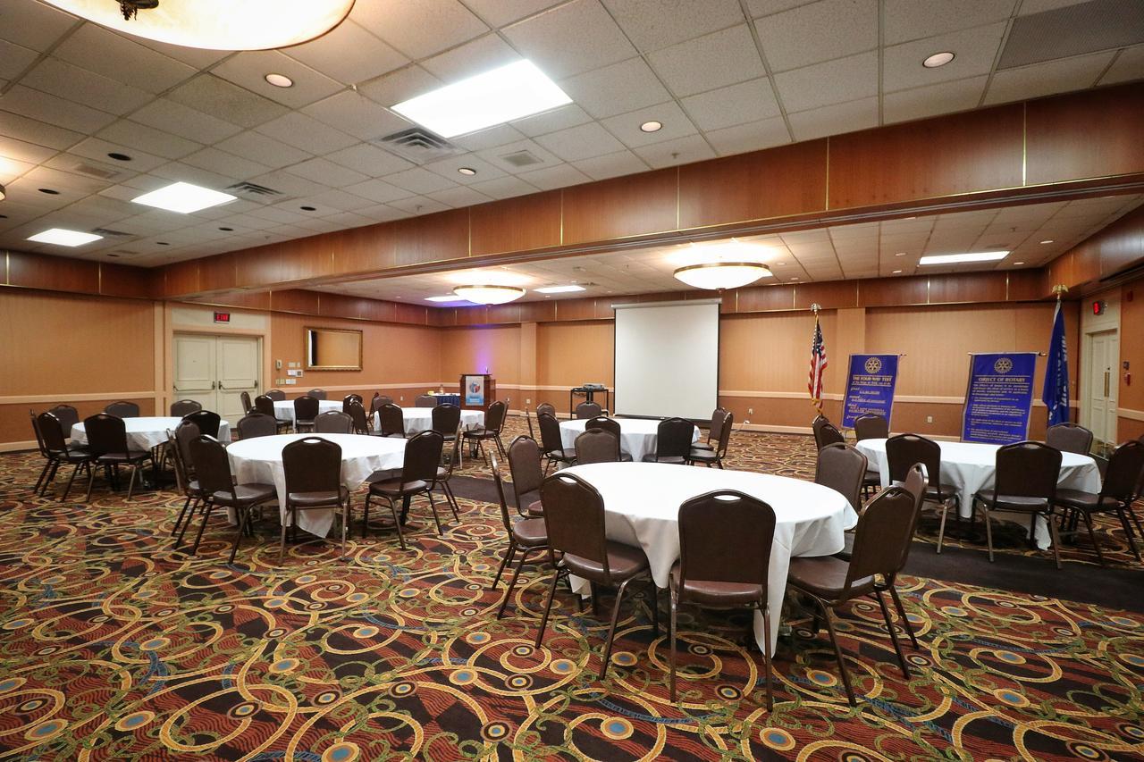 Hotel Mead Resorts & Conventions Center Wisconsin Rapids Bagian luar foto