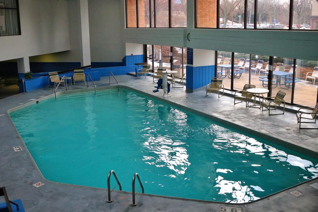 Hotel Mead Resorts & Conventions Center Wisconsin Rapids Bagian luar foto